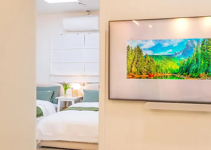 Mineheal Stay- Private Entire House In - Near Ehwa, Sinchon, Hongdae Station Villa *
