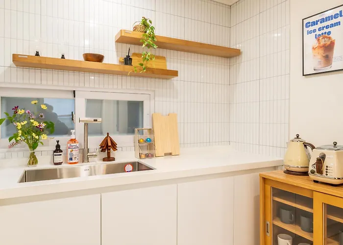 Villa Mineheal Stay- Private Entire House In - Near Ehwa, Sinchon, Hongdae Station *